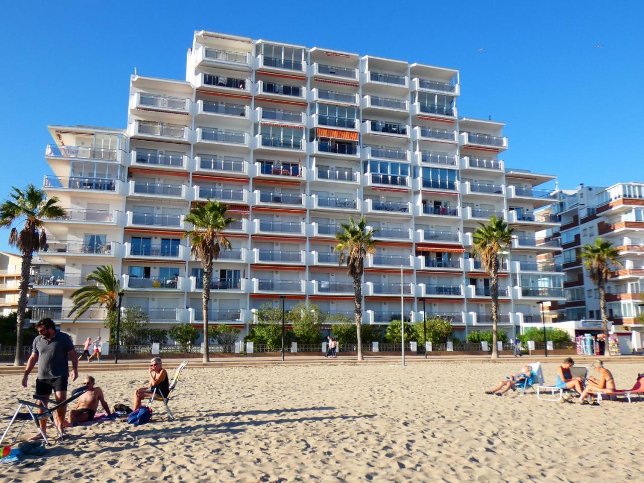 Europa 18 Apartment Roses Exterior photo